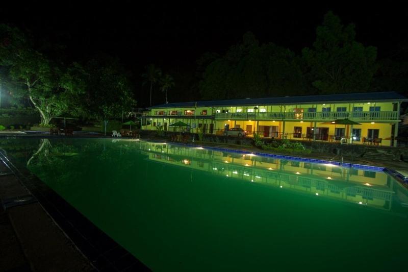 Kothmale Holiday 3* Kandy