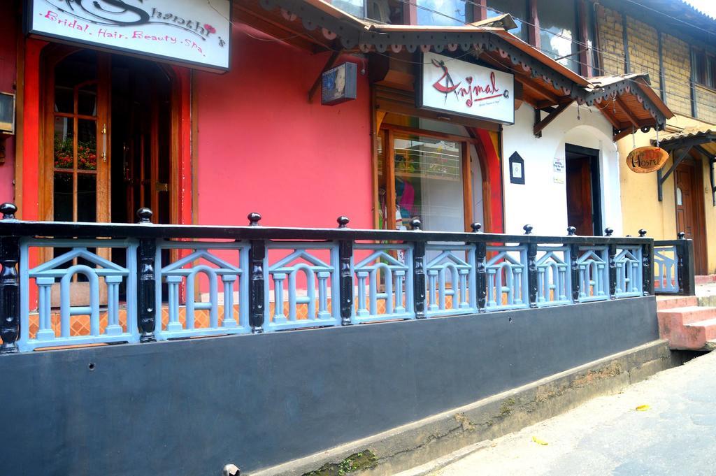 Hostel 107 *
