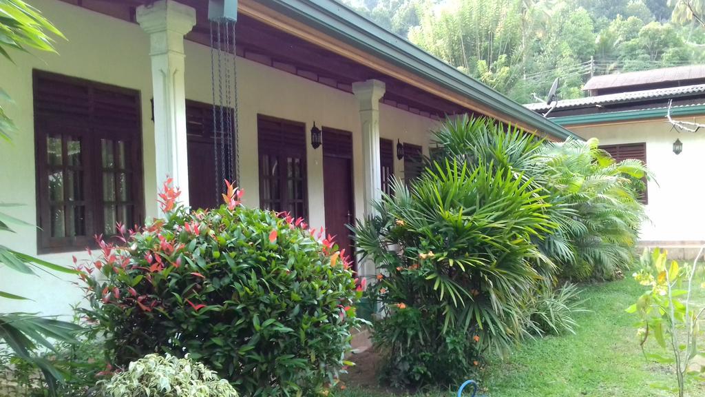 Leaf Holiday Resort * Kandy