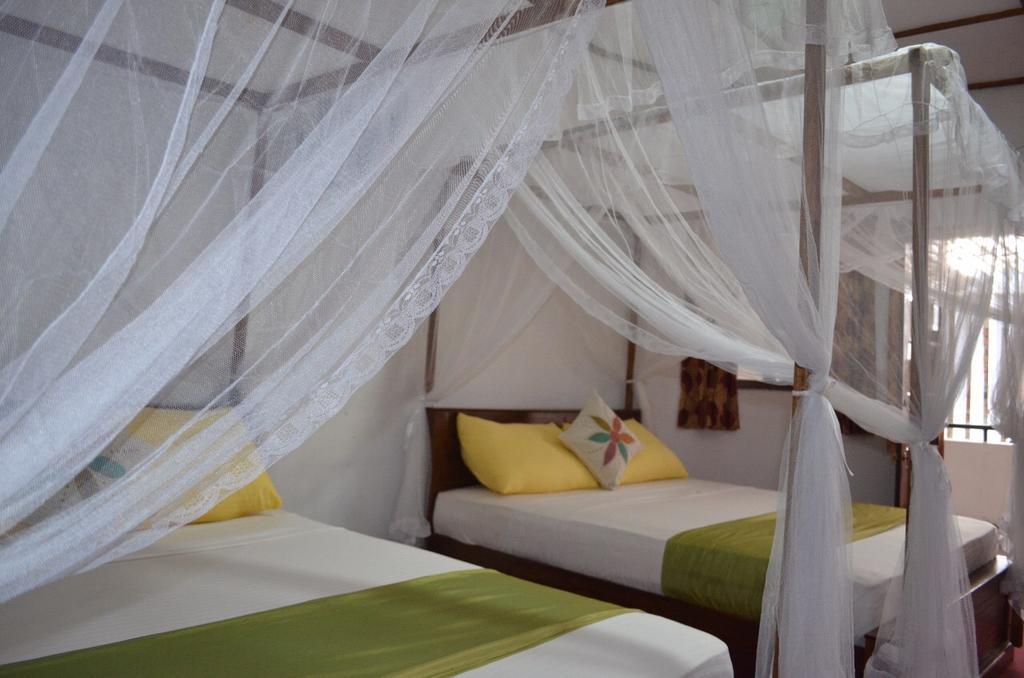 Kevins Vista Lago Guest house