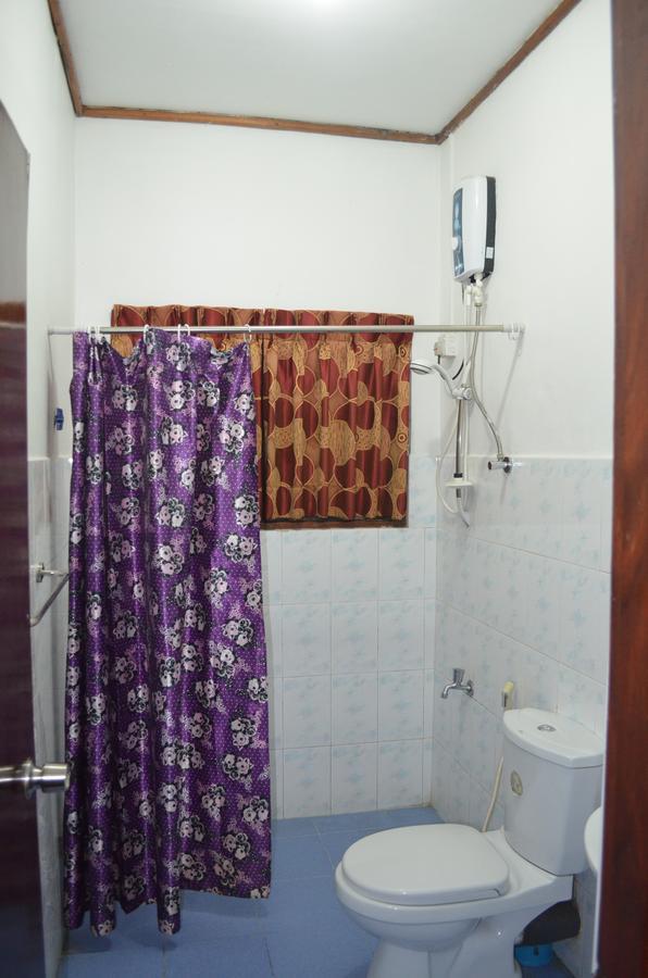 Kevins Vista Lago Guest house *
