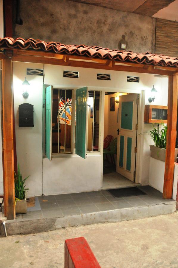 Hostel Mid Town