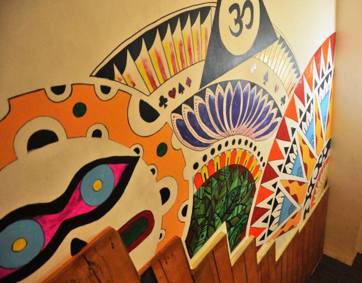Hostel Mid Town *