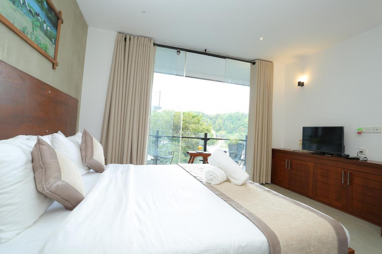 Lotus Hotel