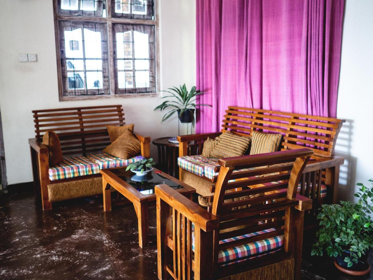 Homestay Holiday Stay Inn *