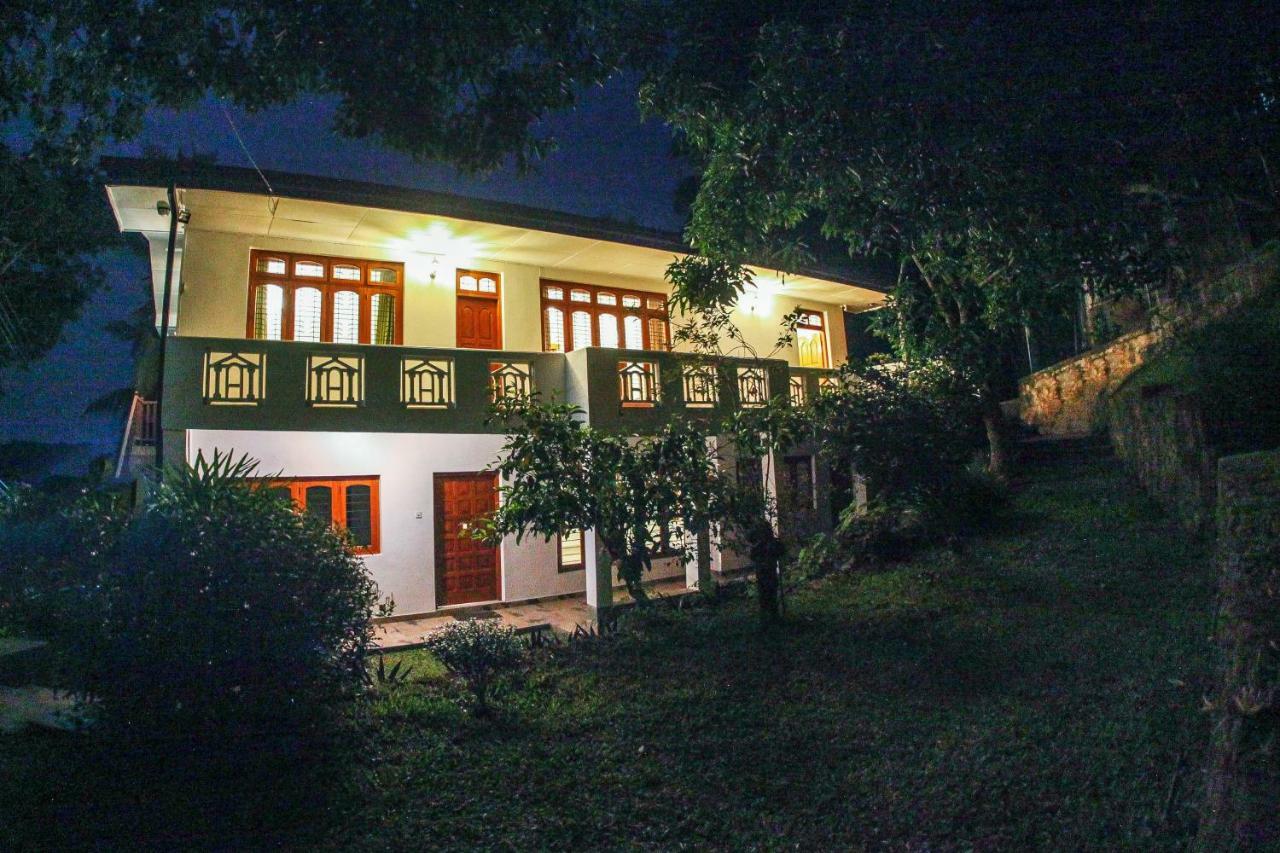 Holiday home 12 B Lewella Road, Kandy. *