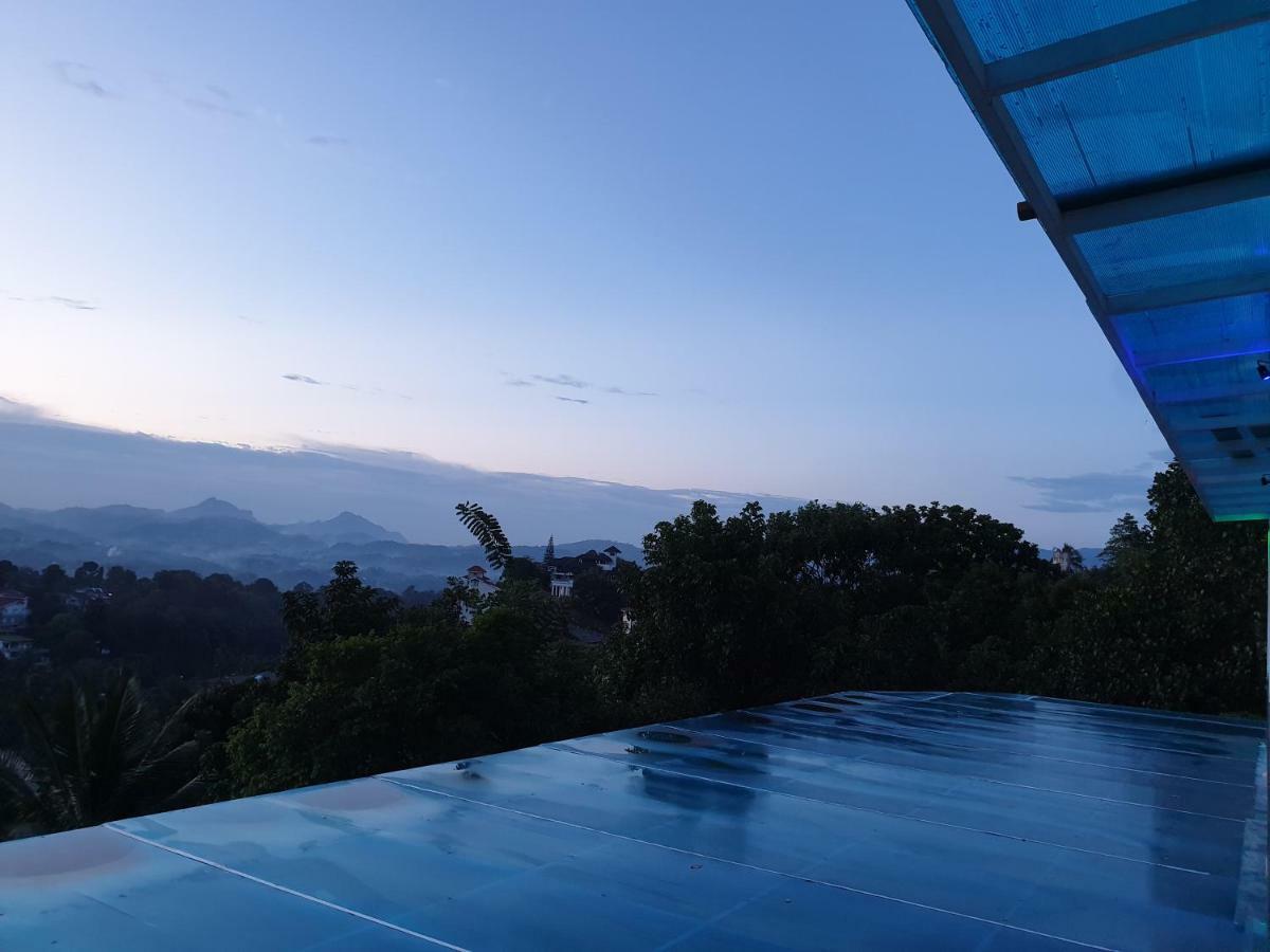 Hotel Deyon's Nature Castle Kandy