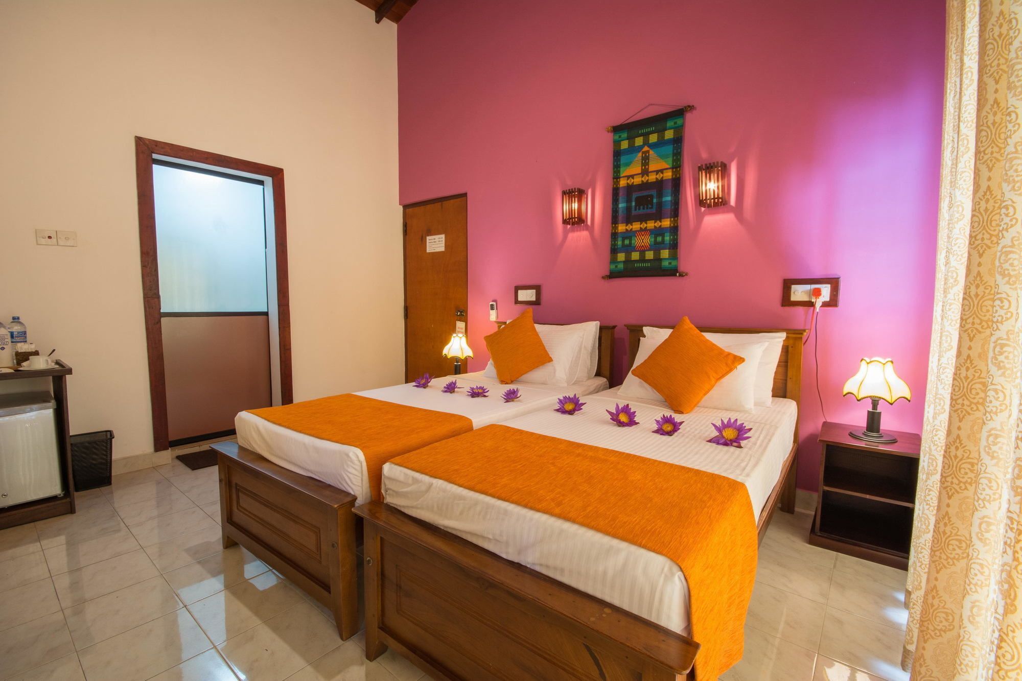Hotel Ceyloni View 3*
