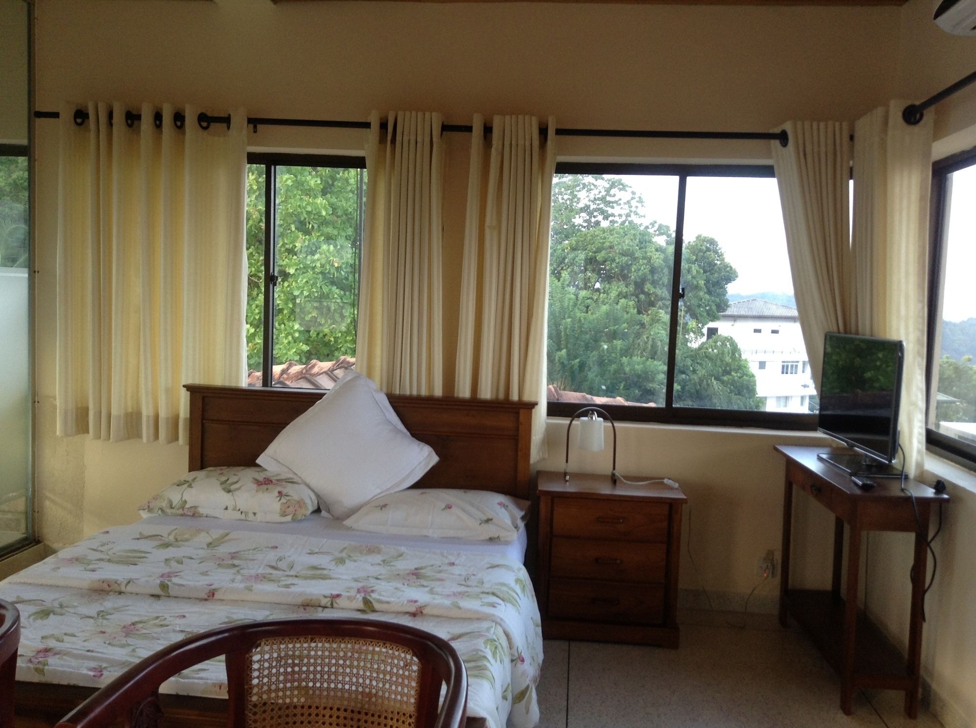 Hotel The Views 3*