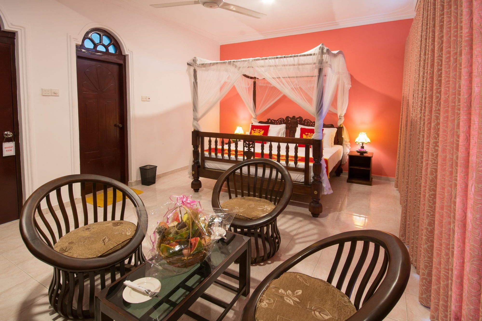 Hotel Ceyloni View 3*