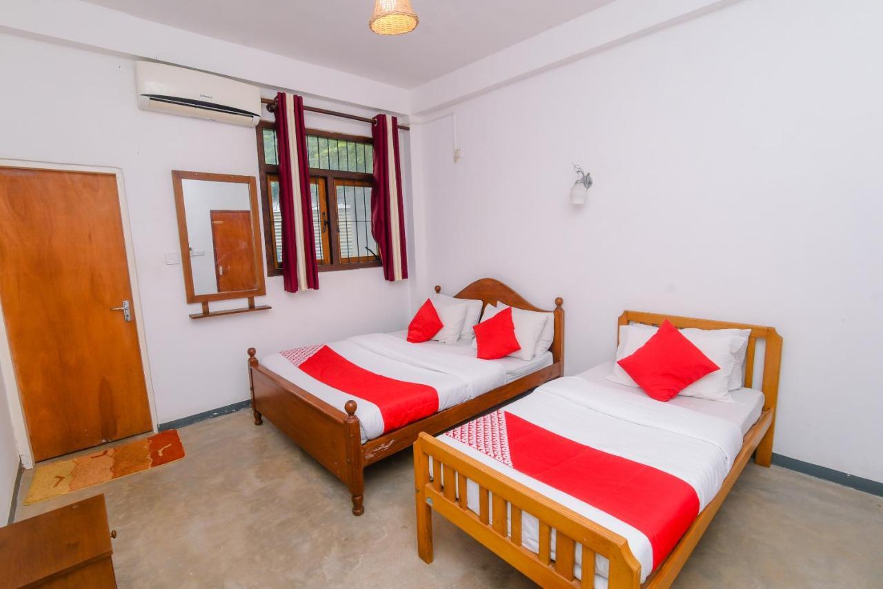 Oyo 386 White Tourist Guest Hotel 3*