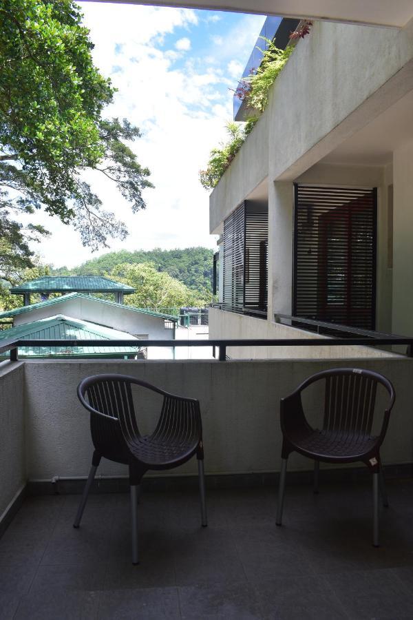 Hotel Lotus *