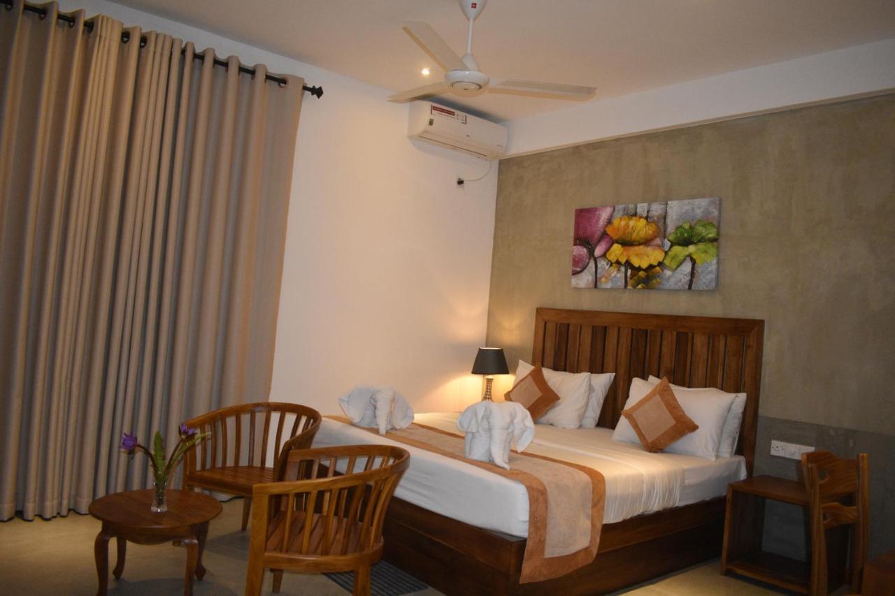 Hotel Lotus *
