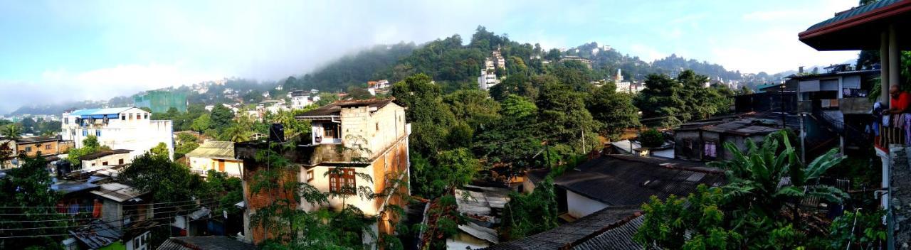 Hostel Railway & Kandy